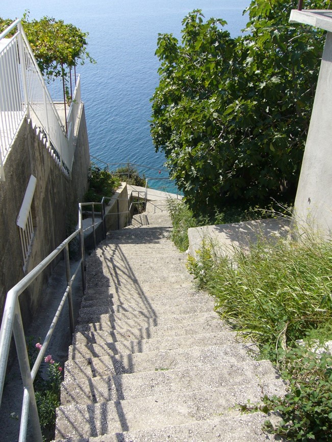 Villa Kennedy - schody na pláž